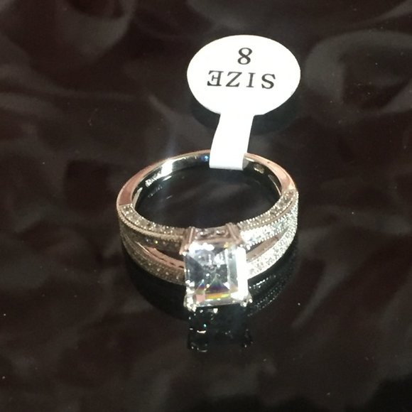 New!  Baguette Cut CZ Ring - Picture 5 of 7